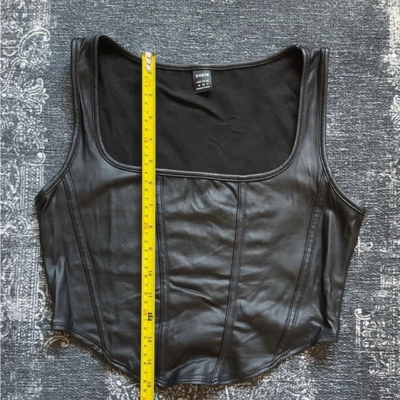 Mock leather crop top - Picture 2 of 4